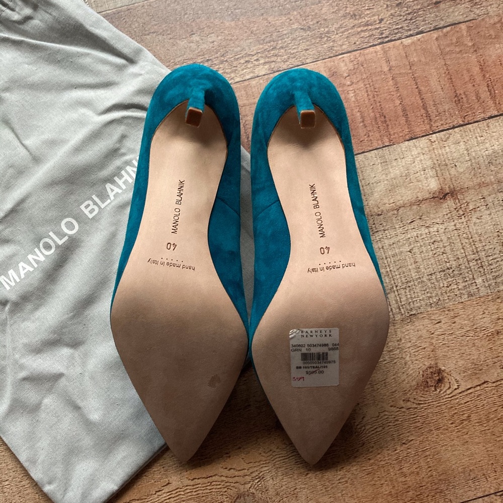 NEW Manolo Blahnik Teal Suede Classic Pointy Pump - Picture 3 of 6